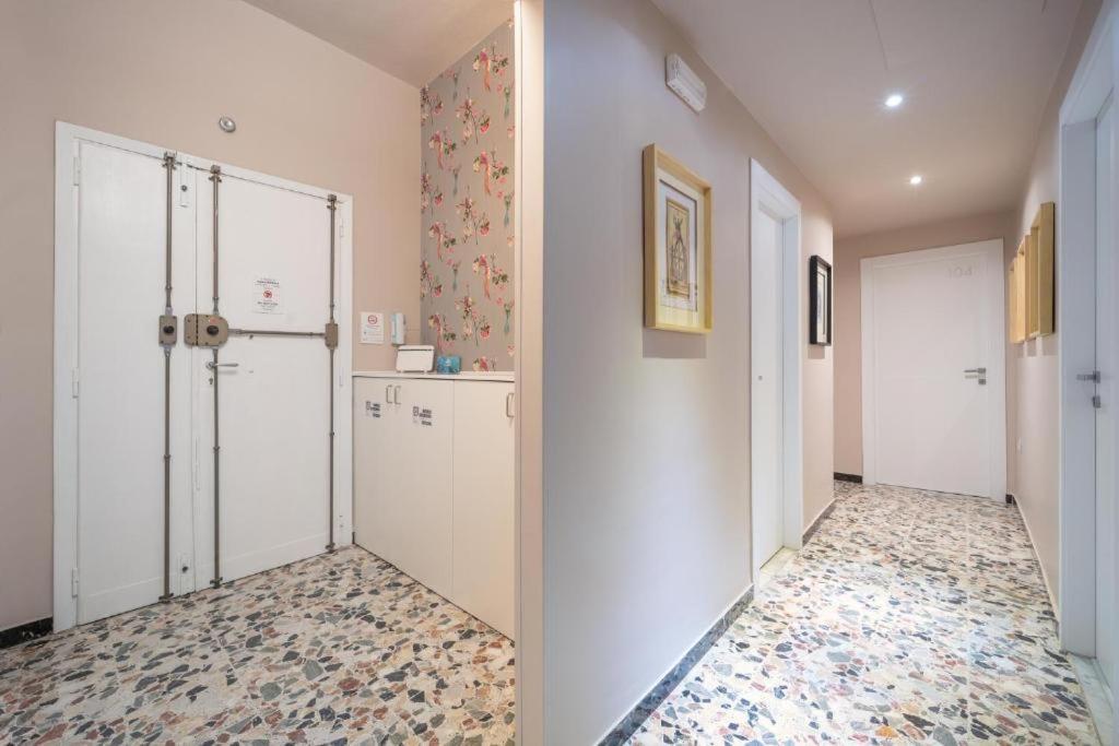 Boutique Rooms Carbonazzi 17 Cagliari Buitenkant foto