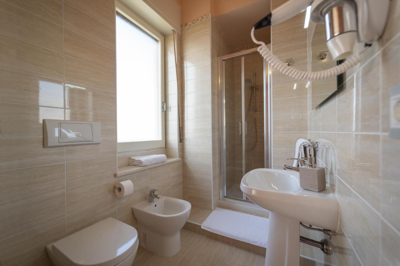 Boutique Rooms Carbonazzi 17 Cagliari Buitenkant foto