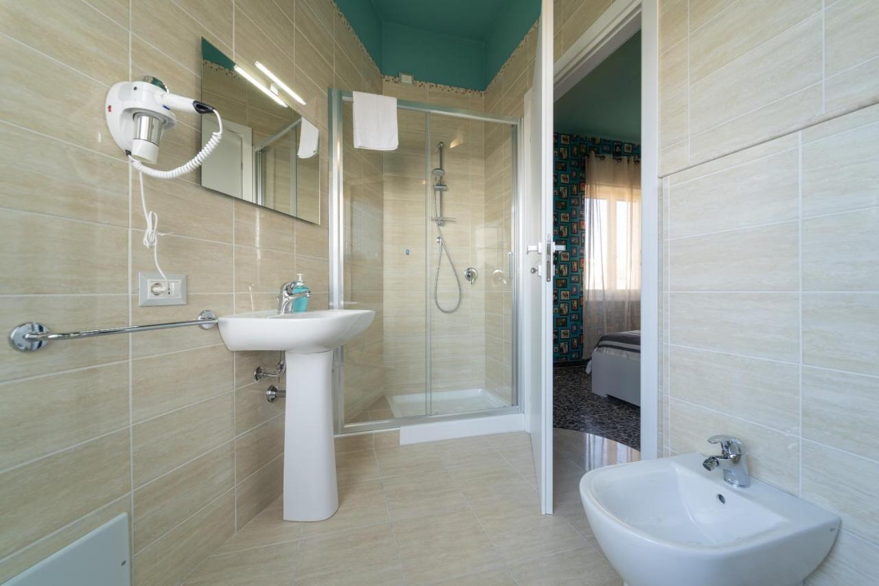 Boutique Rooms Carbonazzi 17 Cagliari Buitenkant foto